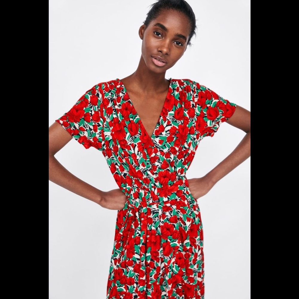 Zara Red Floral Mini Wrap Dress in Size Large
